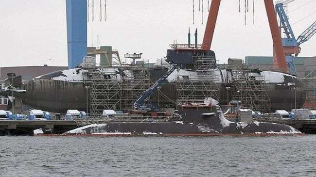 Kapal selam INS Rahav, di dock Howaldtswerke-Deutsche Werft - Kiel, Jerman.jpg