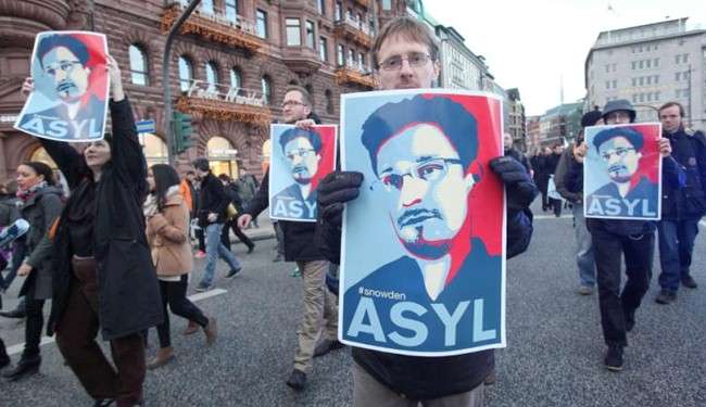 Demo menolak spionase AS di Hamburg, 28/12/13 (al-Alam)