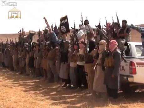 Cuplikan film bikinan Takfiri Negara Islam Irak dan Sham (ISIS)