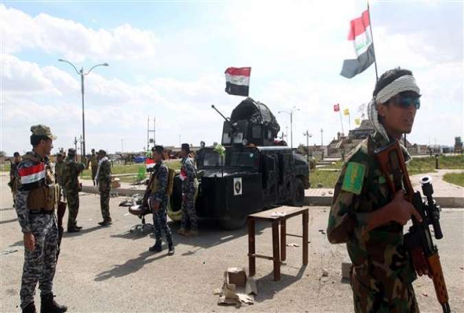 Tentara Iraq, di pemeriksaan al Alam dekat kota Tikrit.jpg