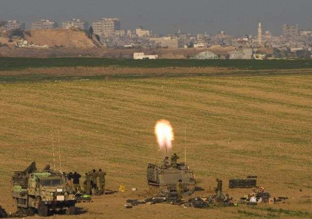 The Zionist army attacks the Gaza Strip again