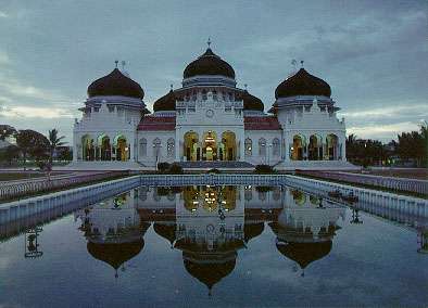 Raya   Baitur  Mosque   in  Indonesia