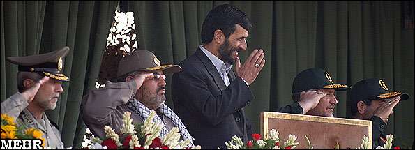 امریکہ علاقے سے نکل جائے،ایران پر حملے کی کوشش کرنے والوں کے ہاتھ توڑ دینگے،احمدی نژاد