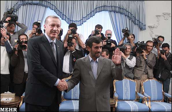 ایران اور ترکی کا تعاون علاقے کے مفاد میں ہے،صدر احمدی نژاد