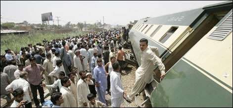 کراچی ٹرین حادثہ،جاں بحق افراد کی تعداد 15 ہو گئی