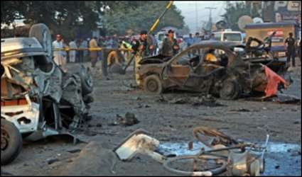 پشاور میں 24 گھنٹے کے اندر دوسرا خودکش دھماکہ،بچوں اور خواتین سمیت 12 افراد جاں بحق،درجنوں گاڑیاں تباہ
