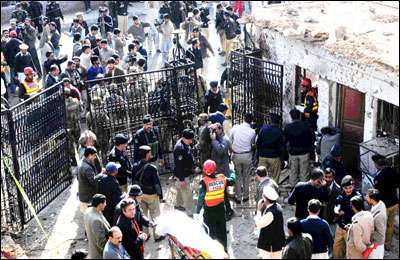 پشاور،پریس کلب پر خودکش حملہ،4 افراد جاں بحق،24 زخمی