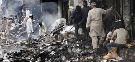 سانحہ کراچی،تحریک طالبان نے ذمہ داری قبول کر لی،جلاﺅ گھیراﺅ پر 50 افراد گرفتار،شہداء کی تعداد 48 ہو گئی