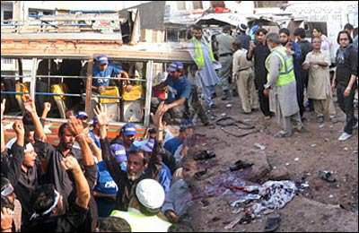 کراچی میں دو بم دھماکے،25 افراد جاں بحق 70 سے زائد زخمی، دھماکے خودکش نہیں تھے،ایس ایس پی