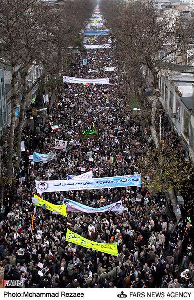 ساری: انقلاب اسلامی ایران کی کامیابی کی سالگرہ کے موقع پر ملک گیر عظیم  عوامی ریلیاں