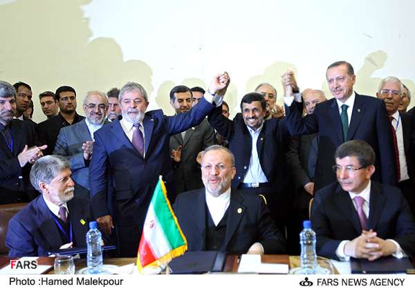 ایران، برازیل اور ترکی کے صدور مملکت معاہدے کے بعد خوشی کا اظہار کرتے ہوئے