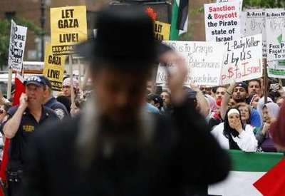 موجی از اعتراض طرفداران فلسطینی در مقابل سازمان ملل متحدد در نیویورک