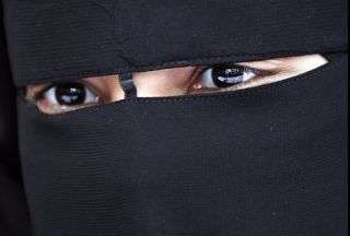 Amnesty slams France veil ban