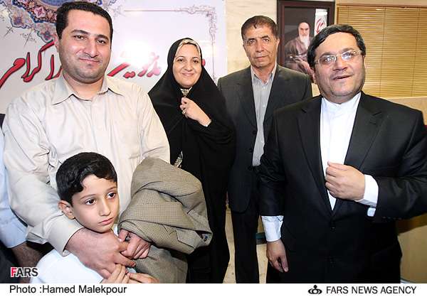 امریکی سی آئی اے کے ہاتھوں اغوا ہونے والے ایرانی دانشور شہرام امیری کی وطن واپسی