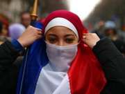 Fransa niqab qadağasından milyonlar itirəcək