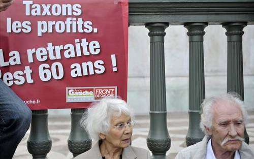 فرانس میں نکولس سرکوزی اور حکومتی پالیسیوں کے خلاف ملک گیر مظاہرے