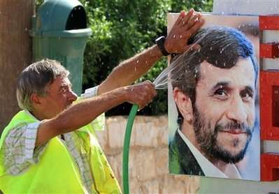 شستشوی عکس احمدی نژاد در لبنان