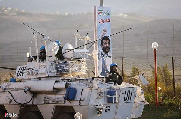 ایران کے صدر ڈاکٹر محمود احمدی نژاد کے لبنان پہنچنے پر عظیم عوامی استقبال