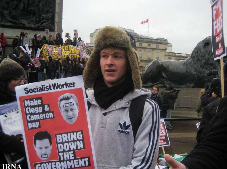 لندن میں حکومت کی تعلیمی پالیسیوں کے خلاف سٹوڈنٹس کا احتجاجی مظاہرہ