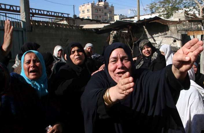 جندي صهيوني: قتلت امرأة فلسطينية رفعت الراية البيضاء بناء على أوامر عليا
