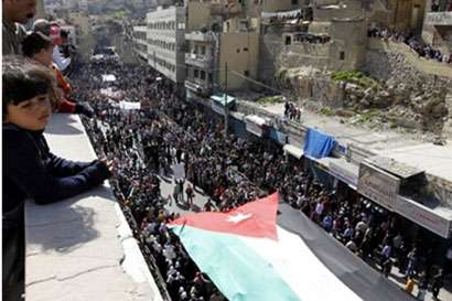 الاردنيون يطالبون بطرد السفير الإسرائيلي واسقاط اتفاقية وادي عربة