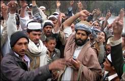 افغانستان، امریکہ میں قرآن پاک کی بےحرمتی کیخلاف احتجاجی مظاہرہ، اقوام متحدہ مشن کے 10 غیر ملکی اہلکار ہلاک، 2 زخمی