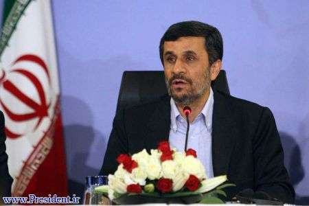 دنیا سے بھوک اور بدامنی کے خاتمے کیلئے عالمی سطح پر جمہوری، عادلانہ اور عوامی منیجمنٹ کی ضرورت ہے، محمود احمدی نژاد