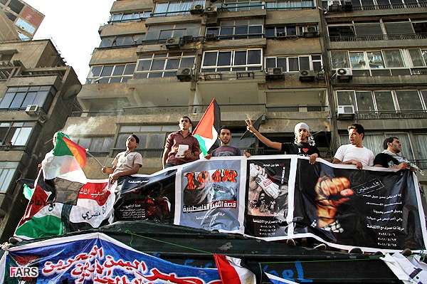 قاہرہ میں ہزاروں افراد کا اسرائیلی سفارتخانے کے سامنے مظاہرہ