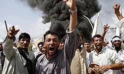 مردم "غزني" افغانستان عليه نظاميان خارجي تظاهرات كردند