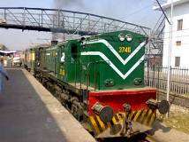 پاکستان ریلويز کو بحران سے نکالنے کیلئے نجی شعبہ سے اشتراک کا فیصلہ