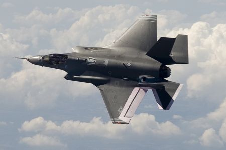 Britain offers to swap US F-35 fighter