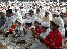 جنوبی پنجاب میں نماز عید کے اجتماعات، سیکورٹی کے سخت انتظامات، ملکی سلامتی کیلئے دعائیں