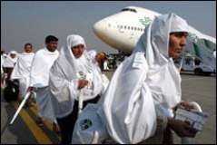 پی آئی اے کی پرواز کے ذریعے جدہ میں پھنسے معتمرین کی لاہور اور اسلام آباد واپسی
