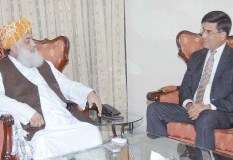 مولانا فضل الرحمن سے بھارتی ہائی کمشنر کی ملاقات، دو طرفہ تجارت پر گفتگو