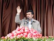 امریکی حکومت تمام قوموں کو اپنا غلام بنانا چاہتی ہے جبکہ ایران تمام قوموں کی آزادی اور عزت کا خواہاں ہے، احمدی نژاد