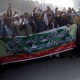 ملتان،نیٹو فورسز کے حملے کے خلاف مسلم لیگ ن کا احتجاجی مظاہرہ