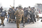 حمله پلیس هند به مراسم عزاداری در کشمیر
