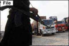 چمن، قلعہ عبداللہ میں مسلح افراد نے نیٹو سپلائی کے 4 ٹینکر چھین لئے