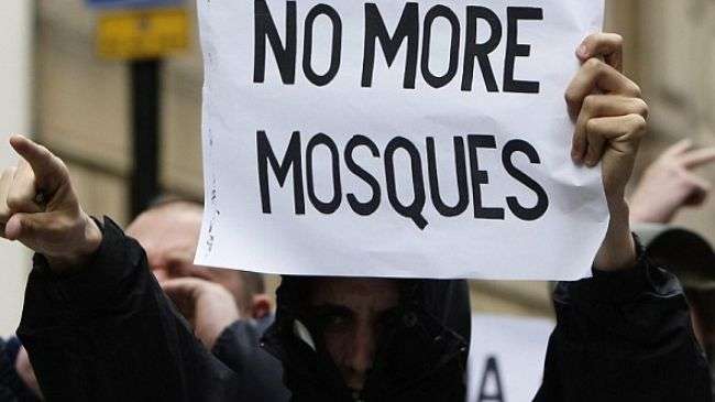 EDL thug banned from London mosques for attacks at EDL demos