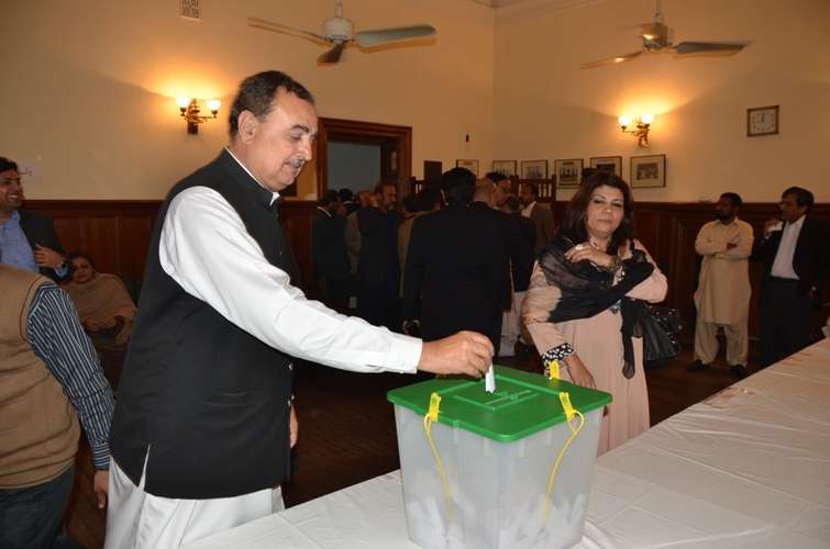 پنجاب اسمبلی میں سینٹ کے انتخابات کے لیے پولنگ کا انعقاد