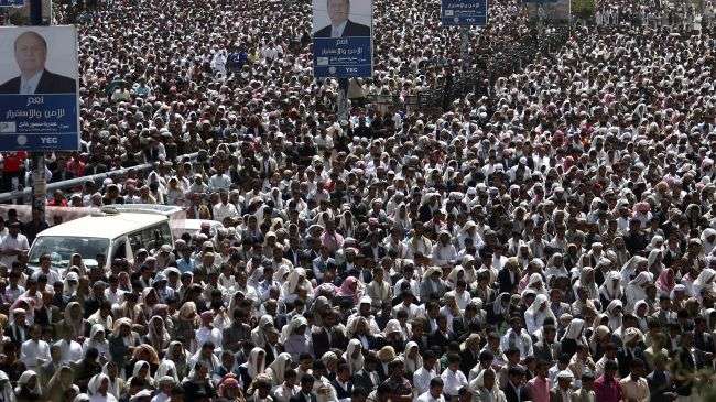 Yemenis hold demo, demand dismissal of Saleh loyalists