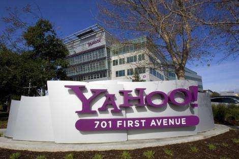 US Economy Further Stumbles as Internet Giant Yahoo Lays of 2,000 Employees