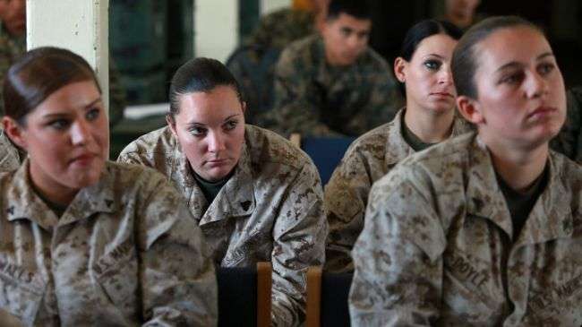 Female service members in the US military (file photo)