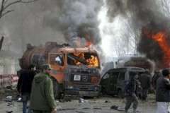 نیٹو اور افغان فورسز کے قافلوں پر حملے، 3 ہلاک، 15 زخمی