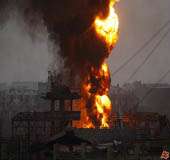 دہلی میں آگ لگنے سے کئی جھگیاں خاکستر، سینکڑوں افراد بے گھر