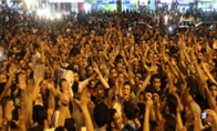 تجمع انقلابیون مصری در میدان التحریر جهت حرکت به سمت دادگاه مبارک