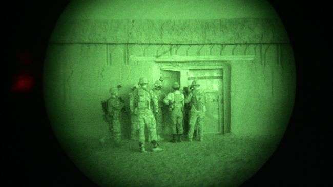 US soldiers are seen during a night raid in search of Taliban militants in the Razbeg village in Ghazni province, some 200kms southwest of Kabul. (File photo)