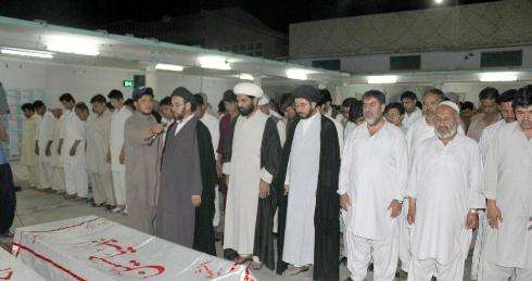 آئی ٹی یونیورسٹی کوئٹہ کی بس پر بم دھماکے میں شہید ہونیوالے شہداء کی نماز جنازہ کے مناظر