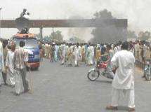 پشاور، لوڈشیڈنگ کیخلاف مظاہرے، موٹر وے بلاک، گاڑیوں پر پتھرائو