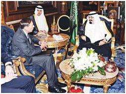 King Abdullah bin Abdul Aziz welcoming the U.S. intelligence chief Petraeus on the tenth of July, where Petraeus requested that the King should appoint Prince Bandar as the head of Saudi intelligence